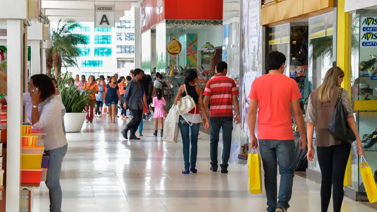 Embora seja uma data marcada por ritos religiosos, a quarta-feira (5) não é feriado no Brasil.