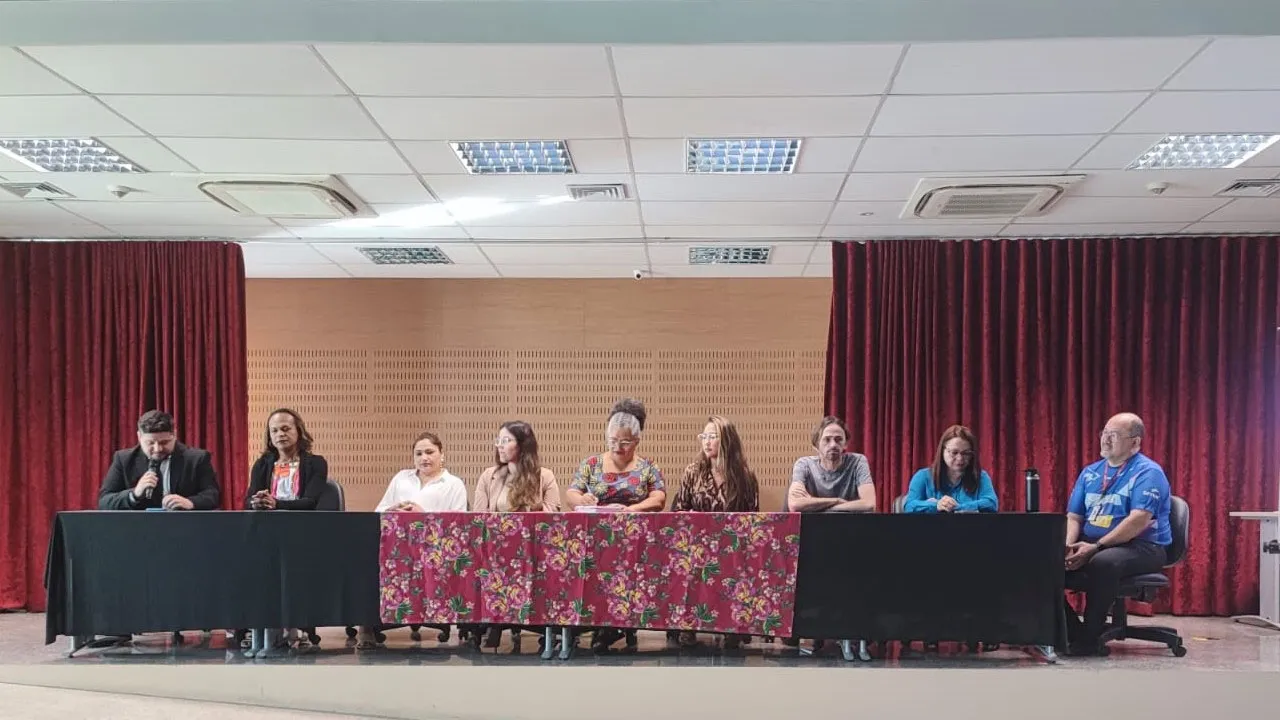 A palestra de abertura foi ministrada pelo professor Amiraldo Santos sobre imagem pessoal e mudanças na sociedade contemporânea.