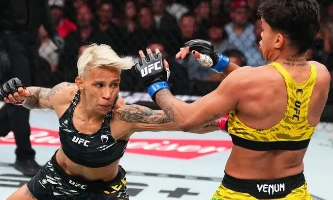 Amanda Lemos venceu Iasmin Lucindo no UFC 313