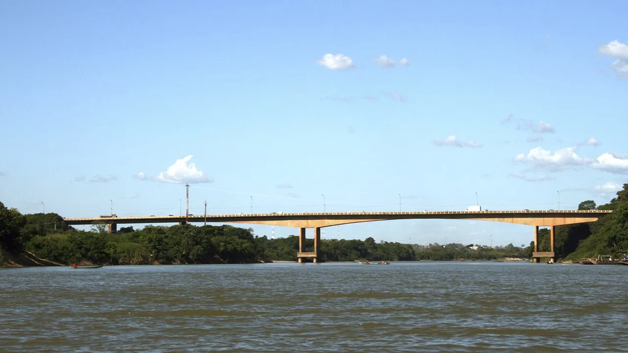 A medida busca garantir uma resposta rápida e eficaz caso as chuvas provoquem um aumento significativo no nível do rio.