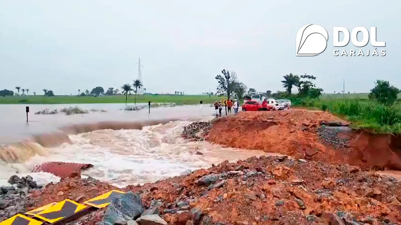 Os prejuízos causadas pela chuva ainda não foram mensurados.