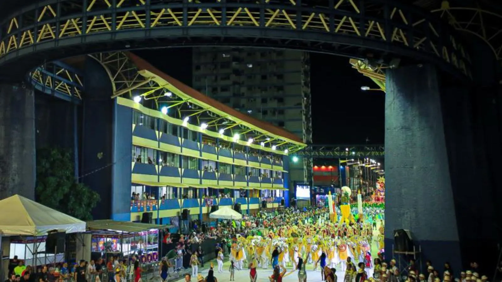 Embaixada de Samba do Império Pedreirense.