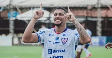 Baraka comemora gol de empate na virada sobre o São Francisco, na manhã desta segunda-feira (10). em Castanhal.