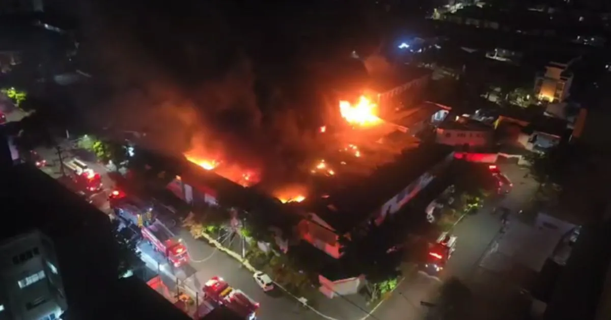 Moradores relataram ter ouvido explosões por volta das 3h da madrugada.