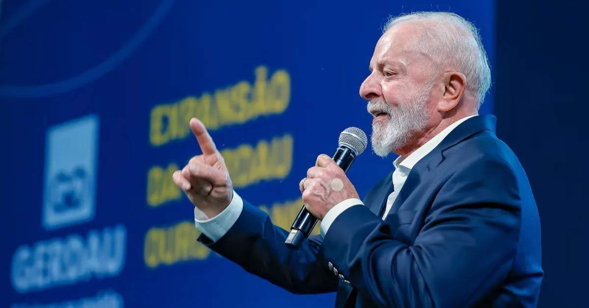Presidente Lula durante entrega de ambulâncias do Samu falou sobre as novas regras do IR