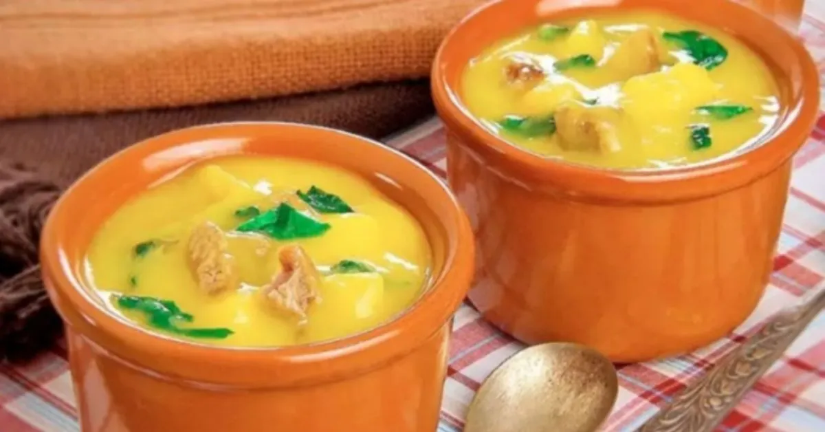 Sopa de mandioquinha com carne agrião.