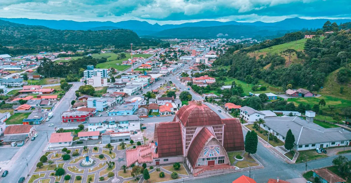 Prefeitura de Urubici, interior de Santa Catarina, está com 48 vagas de emprego abertas em diversas áreas.