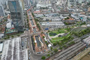 Obra do Parque Linear na Avenida Visconde de Souza Franco (Doca)