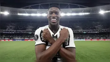 Luiz Henrique, campeão da Libertadores pelo Botafogo em 2025, é suspeito de ter participado de manipulação de jogos