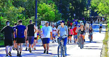 No Parque Estadual do Utinga os visitantes podem realizar atividades como caminhada