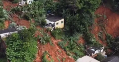 Temporal que atingiu o interior de Minas Gerais na madrugada deste domingo (12) provocou mortes, desaparecimentos e deixou pessoas desabrigadas