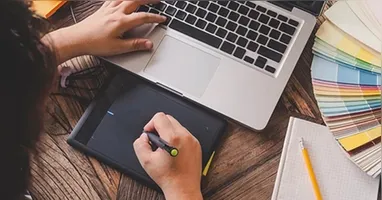 Empresa abre vaga home office que paga R$ 7 mil e outros benefícios.