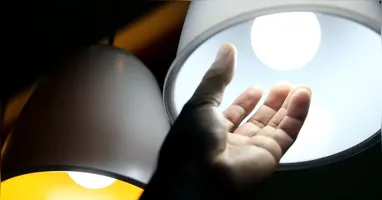 Saiba quando a energia pode ser cortada por atraso no pagamento da conta de luz e quais são seus direitos como consumidor.