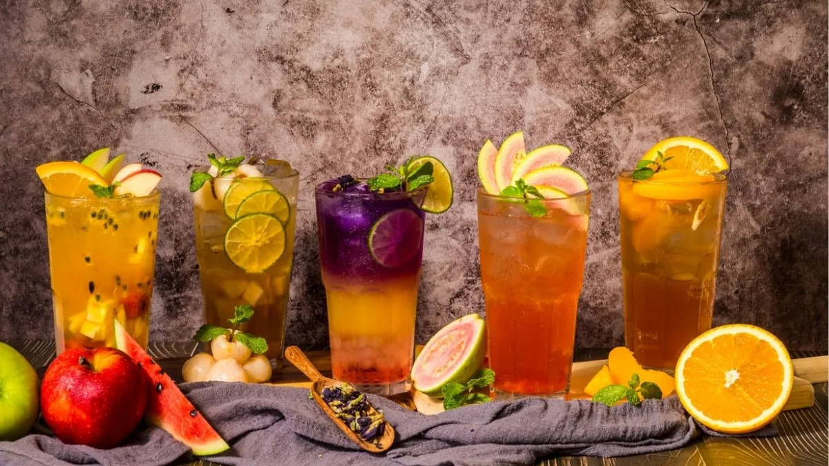 Imagem ilustrativa da notícia 10 drinks refrescantes para curtir a folia sem álcool