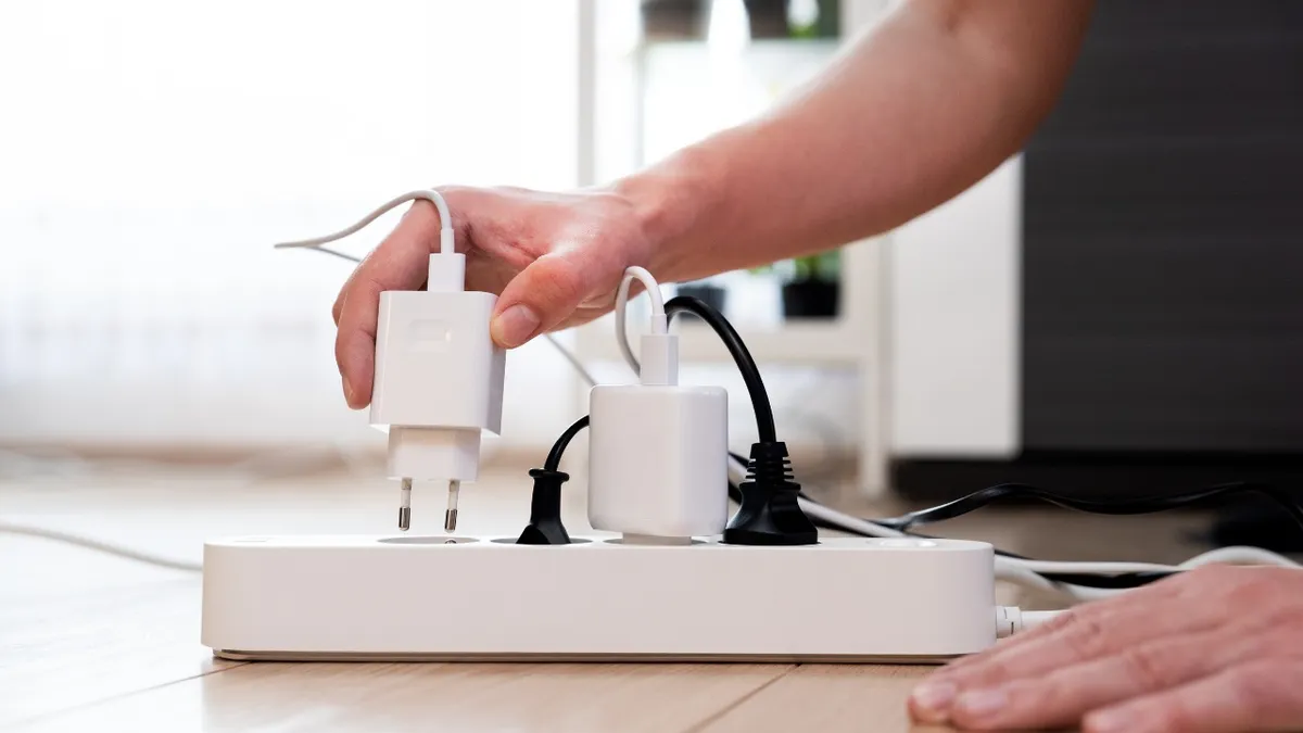 Imagem ilustrativa da notícia Você sabia? Esses aparelhos consomem energia sem uso