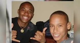 Robinho, hoje preso, com Neymar