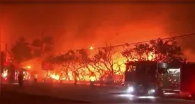 16 pessoas morreram e milhares de casas e empresas foram destruídas