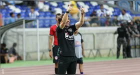 Luizinho Lopes comandou o primeiro jogo após sua chegada ao Paysandu.