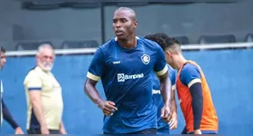 O atacante Adaílton tem chances de iniciar entre os titulares na partida desta quarta-feira (26) pela Copa do Brasil.