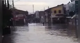 Ruas alagadas em Capanema devido às fortes chuvas