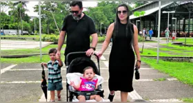 Famílias aproveitam a calmaria do Mangal das Garças.