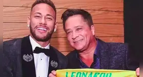 Por "curiosidade", o operador de teleatendimento entrou nas contas de diversas pessoas, inclusive de Neymar e de Leonardo. Ele foi demitido por justa causa.