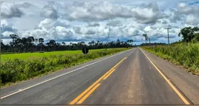 A rodovia pavimentada integra duas regiões de Integração no oeste paraense