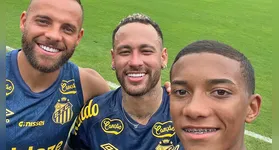 Neymar tomou café com o elenco santista