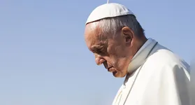 Aos 88 anos de idade, Papa Francisco está internado há cinco dias no Gemelli, em Roma