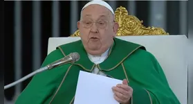 Papa Francisco teve de ar durante celebração