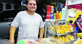 Comerciante Luiz Junior diz que dá mais segurança trabalhar com Pix.