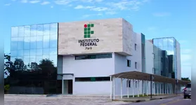 Os investimentos incluem a construção de restaurantes estudantis, blocos didático-pedagógicos, quadras poliesportivas, bibliotecas e novas sedes de campus.