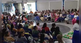 Durante uma reunião com gestores escolares, Fernando Gomes reforçou a necessidade de cumprir a nova norma.