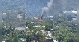 a Rede Gobo informou que o 12º Batalhão do Corpo de Bombeiros está no local para conter as chamas e auxiliado pela Brigada Globo.