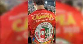 Alguns integrantes exibiam cartazes falando em injustiça pelo resultado do campeonato e outros vestiam camisaa parabenizando a escola "que seria a verdadeira campeã do Carnaval 2025".