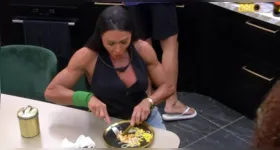 Gracyanne Barbosa comeu frango cru antes da prova do líder no BBB25.