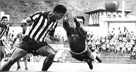 Torcida do Botafogo criou frases para o paraense: "Se Garrincha dava show, Quarentinha fazia gol"