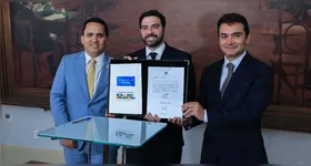 O prefeito Igor Normando, o vice-prefeito Cássio Andrade e o ministro do Turismo, Celso Sabino, assinaram convênio para a construção de monumento em homenagem à COP-30