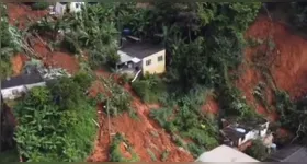 Temporal que atingiu o interior de Minas Gerais na madrugada deste domingo (12) provocou mortes, desaparecimentos e deixou pessoas desabrigadas