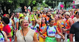 Foliões saíram por ruas de Belém com muita animação