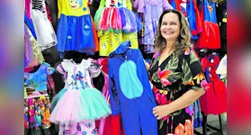 Rosilene Brabo, 59, investe em produtos que acreditam que vão virar tendência neste Carnaval 2025.