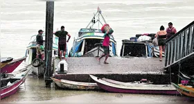 Entre o transporte de pessoas e mercadorias, os barqueiros têm uma vivência de trabalho diária marcada pelo balanço das marés e ancoragem dos portos. O DIÁRIO ouviu as histórias de alguns deles