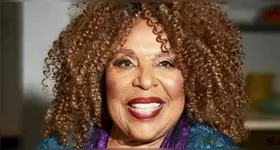 A cantora Roberta Flack fez sucesso nos anos 70.