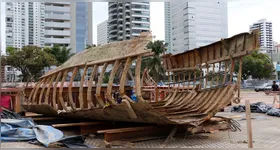 Os trabalhos de limpeza, reconstrução e avaliação histórica da embarcação durarão sete meses. Peça será exposta no Porto Futuro.