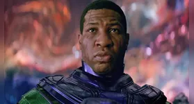 Jonathan Majors interpretou o vilão Kang no universo Marvel dos cinemas, mas foi demitido após o caso de agressão ser revelado.