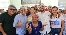 O prefeito Igor Normando, a governadora em exercício, Hana Ghassan Tuma, e o vice-prefeito Cássio Andrade participaram da festa de aniversário de Belém no Complexo do Ver-o-Peso