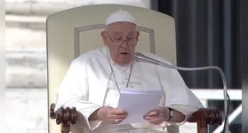 Imagem ilustrativa da notícia Doente, Papa Francisco divulga mensagem e agradece orações