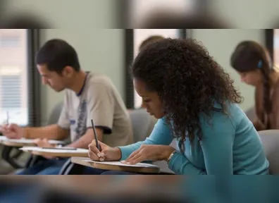 Vagas são para concursos nas esferas municipal e federal, para candidatos com todos os níveis de escolaridade.