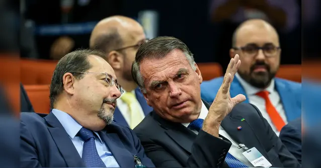 Imagem ilustrativa da notícia STF vota e decide se Bolsonaro vira réu por tentativa de golpe