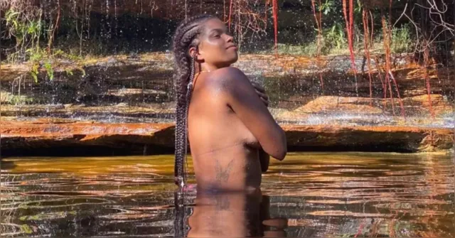 Imagem ilustrativa da notícia Jeniffer Nascimento viraliza com foto seminua em cachoeira